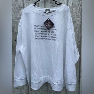 White sweatshirt Ava and Viv NWT